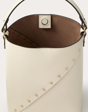 Borsa A Secchiello Valentino Garavani Valentino Garavani Rockstud Wispy In Vitello