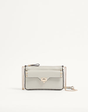 POUCH CON CATENA ROCKSTUD IN VITELLO GRANATO