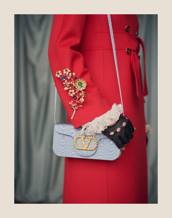 Clutch Valentino Garavani Locò In Tessuto Moiré Con Logo Gioiello