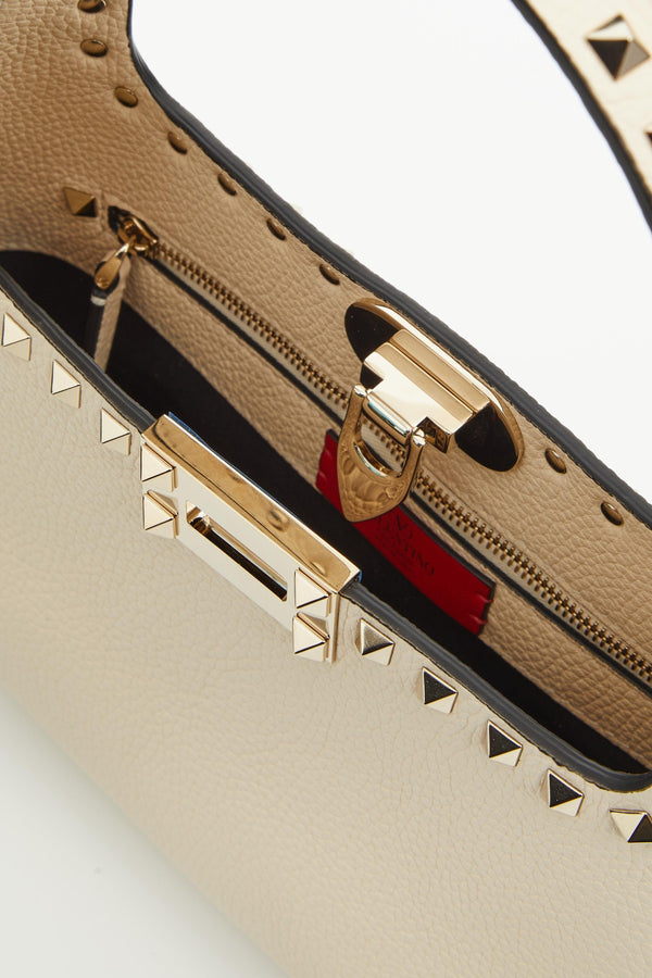 BORSA HOBO PICCOLA ROCKSTUD IN VITELLO GRANATO