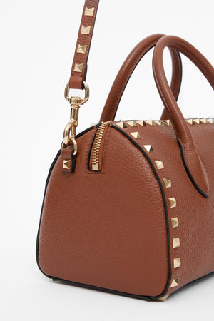 BORSA A MANO ROCKSTUD IN VITELLO GRANATO