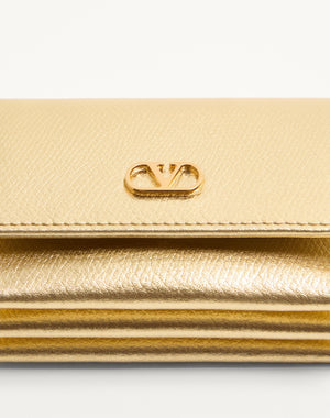 Portacarte con catena Vlogo Signature in vitello granato metallizzato