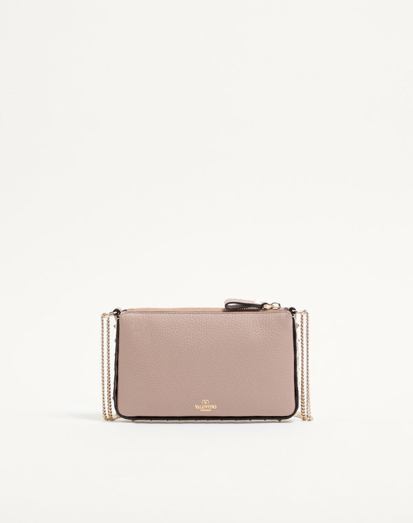 POUCH CON CATENA ROCKSTUD IN VITELLO GRANATO