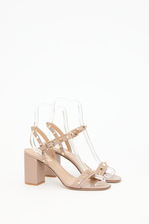 SANDALO ROCKSTUD IN VITELLO GRANATO CON CINTURINO 80MM