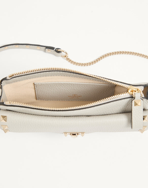 POUCH CON CATENA ROCKSTUD IN VITELLO GRANATO