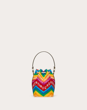 Mini Borsa A Secchiello Valentino Garavani Escape In Canvas Con Stampa Chevron24