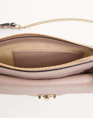 POUCH CON CATENA ROCKSTUD IN VITELLO GRANATO