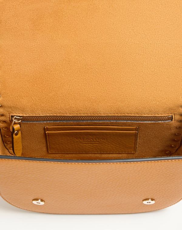 Borsa a tracolla piccola Valentino Garavani Rockstud in vitello granato