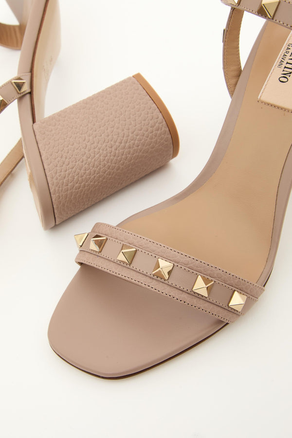 SANDALO ROCKSTUD IN VITELLO GRANATO CON CINTURINO 80MM