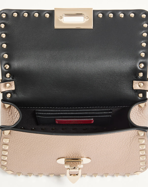 Borsa Piccola A Mano Rockstud In Vitello Granato Laminato