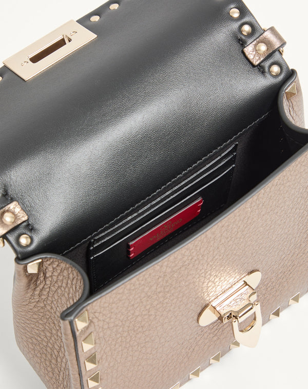 Borsa Piccola A Mano Rockstud In Vitello Granato Laminato