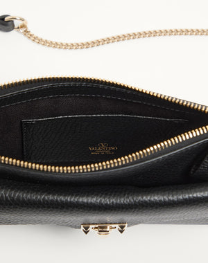 POUCH CON CATENA ROCKSTUD IN VITELLO GRANATO