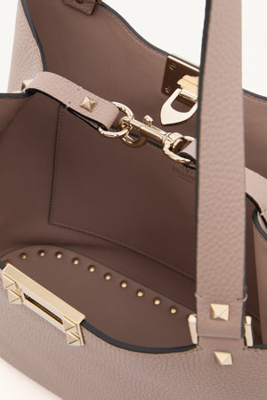 BORSA SHOPPING PICCOLA ROCKSTUD IN VITELLO GRANATO