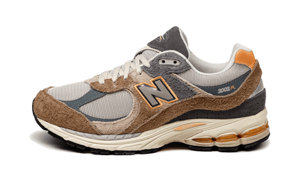 new-balance-2002r-mushroom-hazy-peach