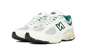 New Balance 2002R Sea Salt Vintage Teal