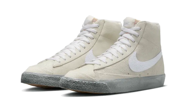 Nike Blazer Mid '77 EMB Summit White