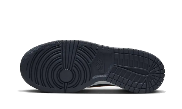 Nike Dunk Low SE Copper Swoosh