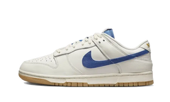 Dunk Low SE Sail Dark Marina Blue