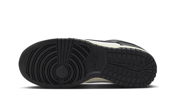Nike Dunk Low Vintage Panda
