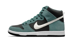 SB Dunk High Green Suede