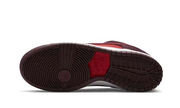 Nike SB Dunk Low Cherry