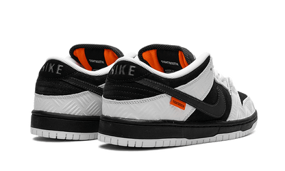 nike-sb-dunk-low-tightbooth