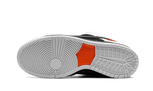 nike-sb-dunk-low-tightbooth