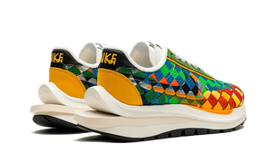 nike-vaporwaffle-woven-sacai-jean-paul-gaultier-verde-gusto