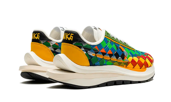 nike-vaporwaffle-woven-sacai-jean-paul-gaultier-verde-gusto
