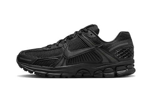 Vomero 5 Triple Black