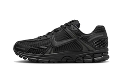 Vomero 5 Triple Black