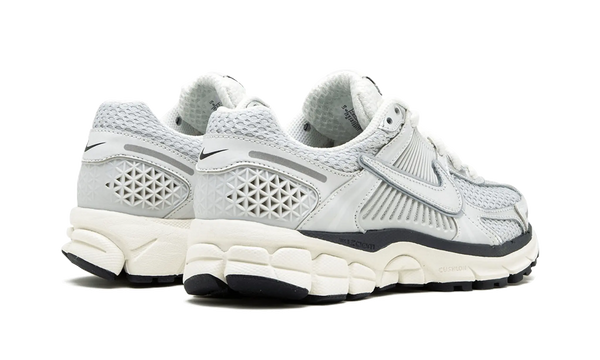 Nike Zoom Vomero 5 Photon Dust 