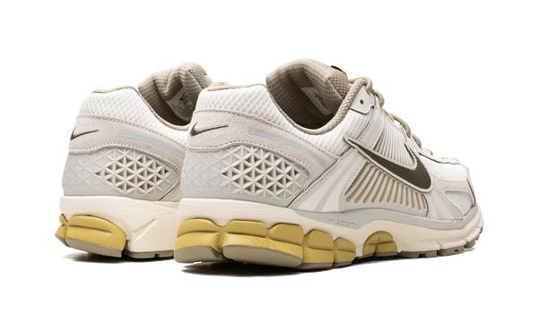 Nike Zoom Vomero 5 Light Bone Medium Olive