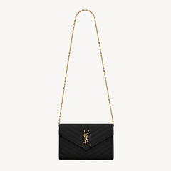 Pochette con catena Cassandre classica in pelle grain de poudre