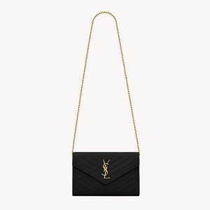 Pochette con catena Cassandre classica in pelle grain de poudre