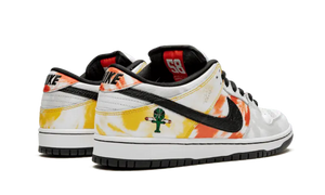 Nike SB Dunk Low Raygun Away - BQ6832-101
