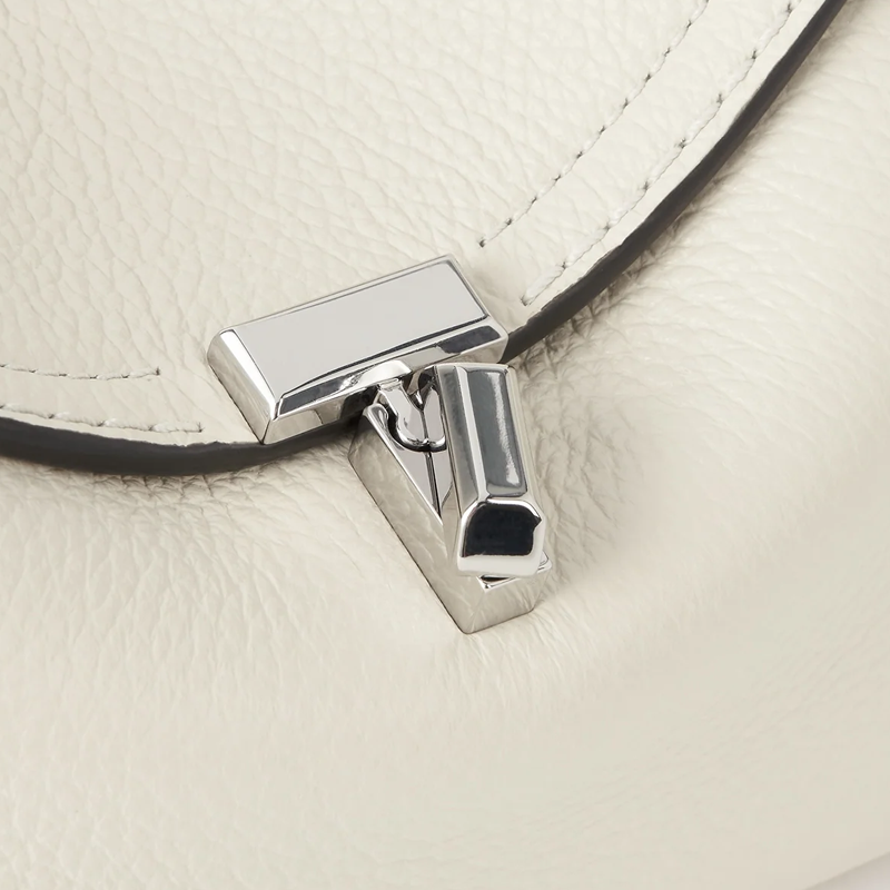 T-lock Clutch Grained Leather Milk