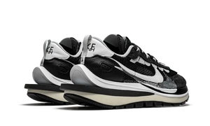 Nike Vaporwaffle Sacai Black White - CV1363-001