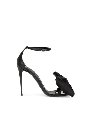 PATENT LEATHER SANDALS WITH SATIN BOW