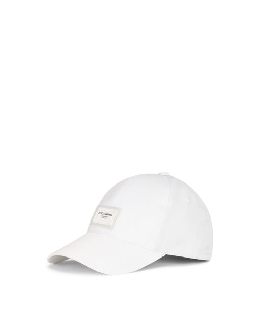 BASEBALL CAP WITH BRANDED PLATE
