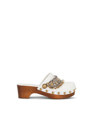 RAFFIA CLOGS WITH BEJEWELED CHAIN