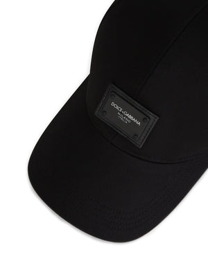 BASEBALL CAP WITH BRANDED PLATE
