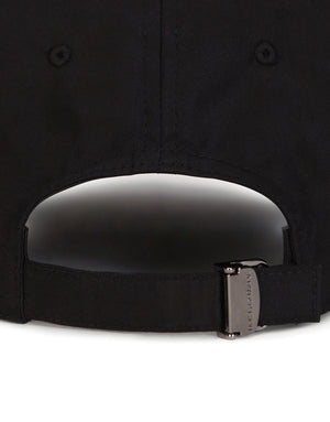 BASEBALL CAP WITH BRANDED PLATE