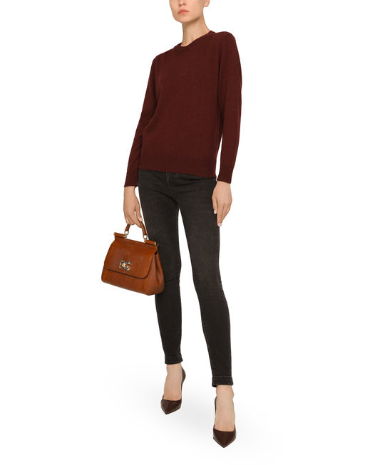 ROUND NECK