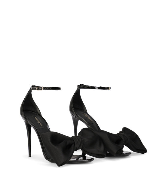 PATENT LEATHER SANDALS WITH SATIN BOW