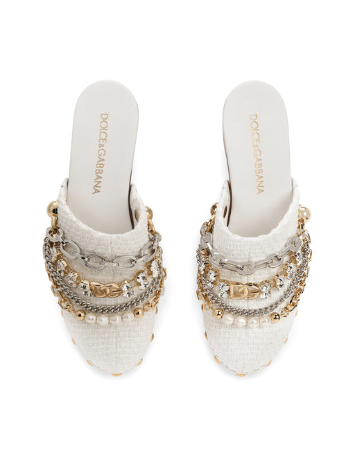 RAFFIA CLOGS WITH BEJEWELED CHAIN