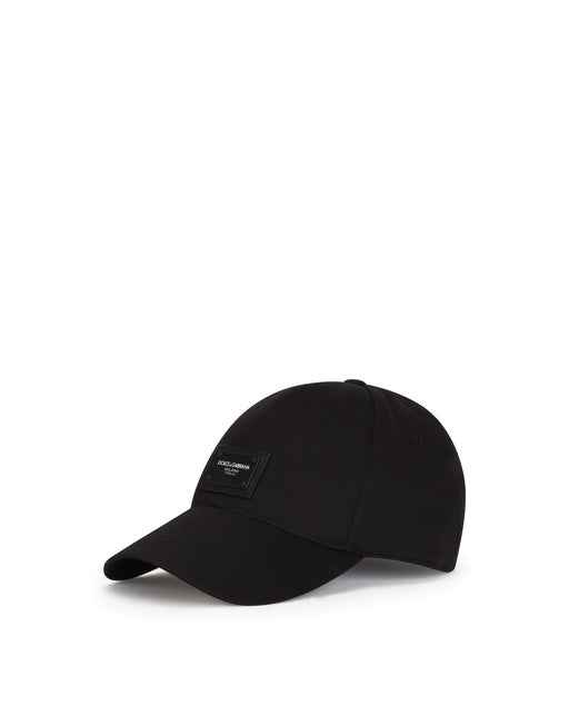 BASEBALL CAP WITH BRANDED PLATE