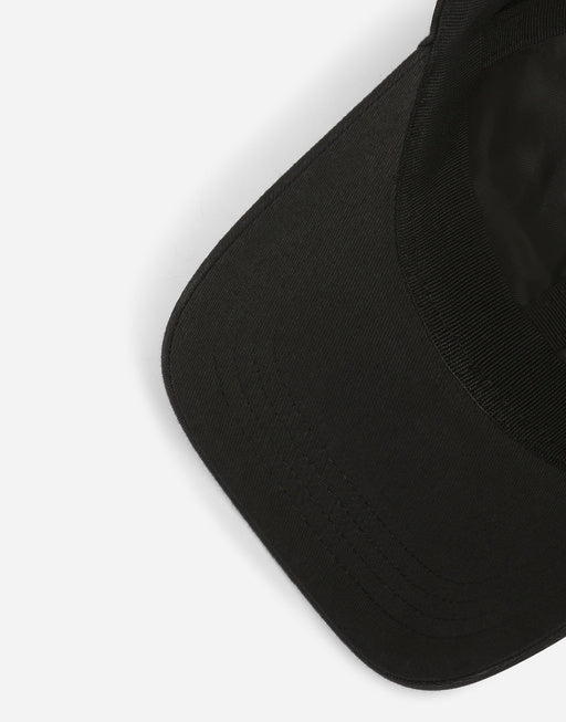 BASEBALL CAP WITH PEARLS AND DG PENDANTS