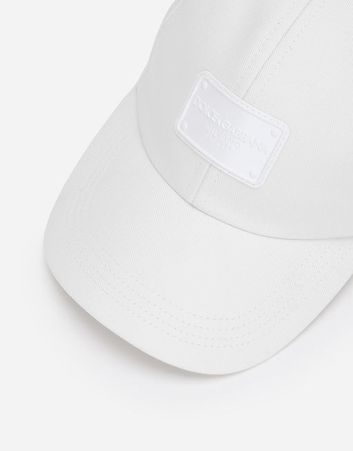 BASEBALL CAP WITH BRANDED TAG