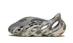 Yeezy Foam RNNR MXT Moon Grey